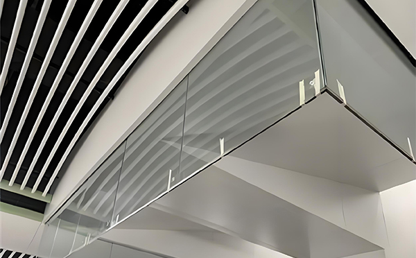 广河玻璃挡烟垂壁