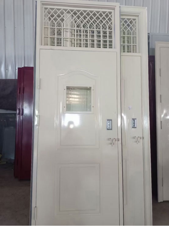 广河学校教室门