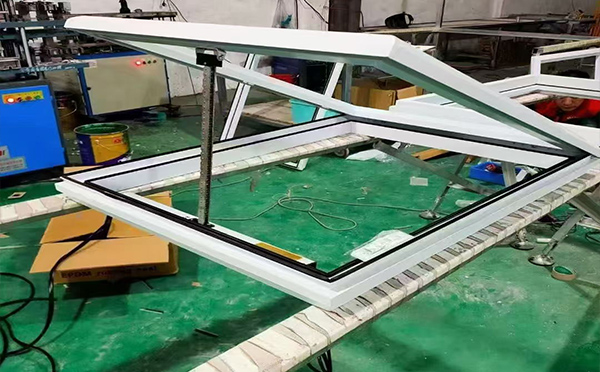 某地下车库出入口广河排烟窗配置工程